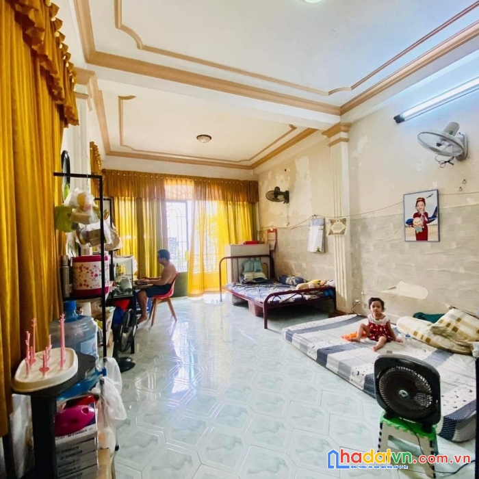 Chủ quyết bán gấp nhà cmt8, hẻm 4m gần chợ hòa hưng, tiện kd, 4 tầng, 65m2, 8.9 tỷ