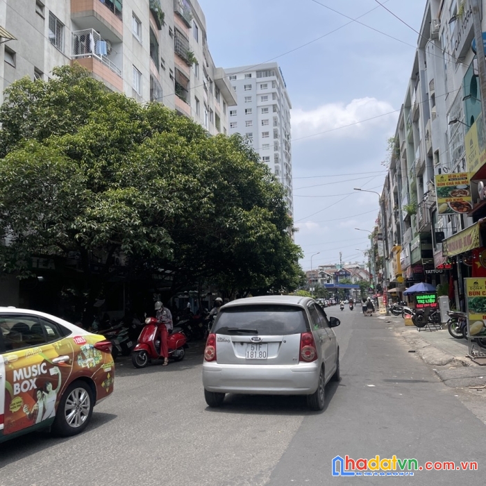 Mtkd đỉnh, 4 tầng phan xích long, đang thuê 35tr/th, 4pn, sổ a4, ngang 5m, 62m2, 12.4 tỷ