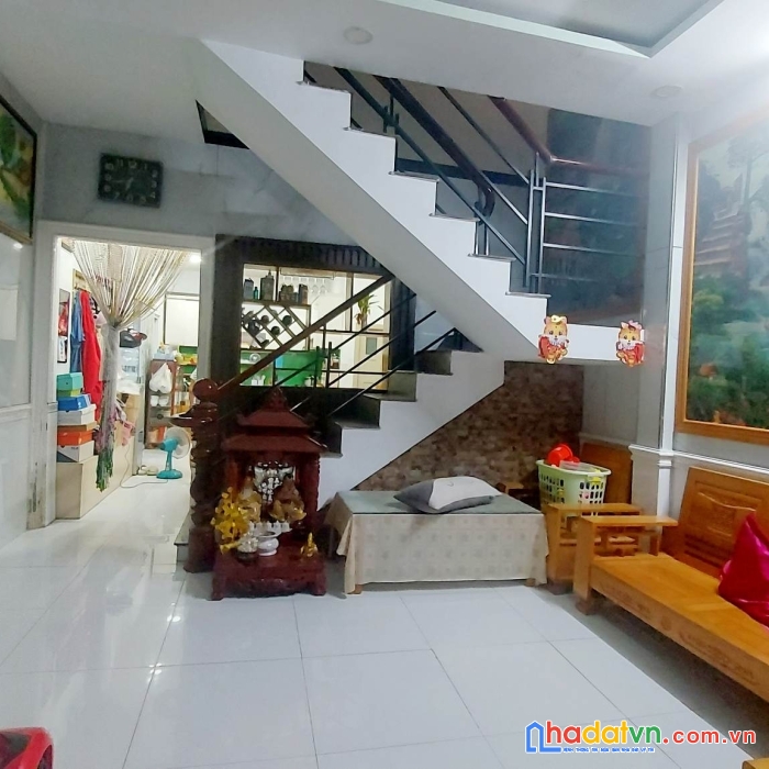 Bán gấp nhà đường thạnh lộc quận 12, 8m x 14m, 2 tầng giá 4.1 tỷ.
