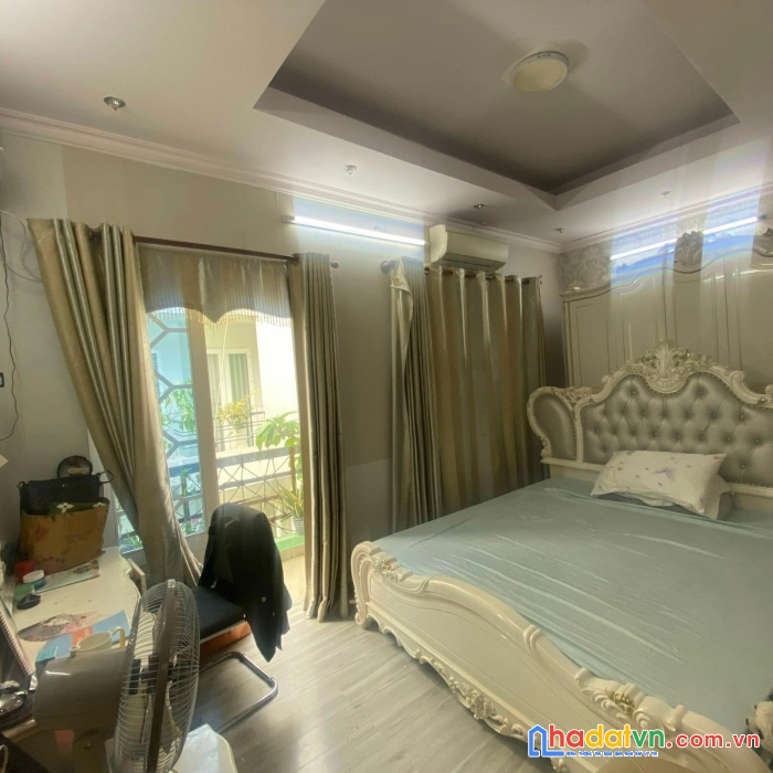 Chủ cần bán gấp mtkd hoa sữa, pn, khu vip phồn hoa, 4 tầng, vừa ở vừa kd, 41m2, 12.1 tỷ