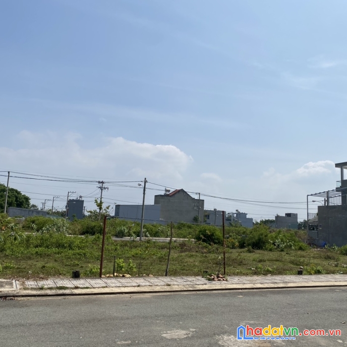 Đất đường nhựa lớn, long phước, q9. 52m, 1,699tr.