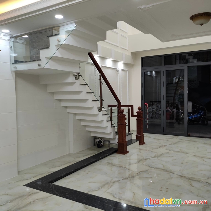 Hxh tránh - kiến trúc châu âu xịn mịn - khu dân trí - 5 tầng 51m2 - giá 5.9 tỷ