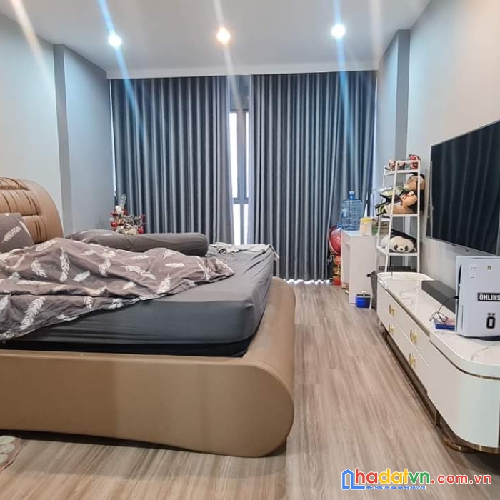 Lời ngay 3 tỷ- hẻm 8m lê văn sỹ, quận 3. gpxd: hầm 5 tầng (5.2 x 15m)