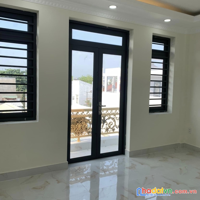 Lê văn quới 4 tầng 61m2 giếng trời sau đón gió - 3 bước ra mặt tiền -  ngay ngã tư bốn xã