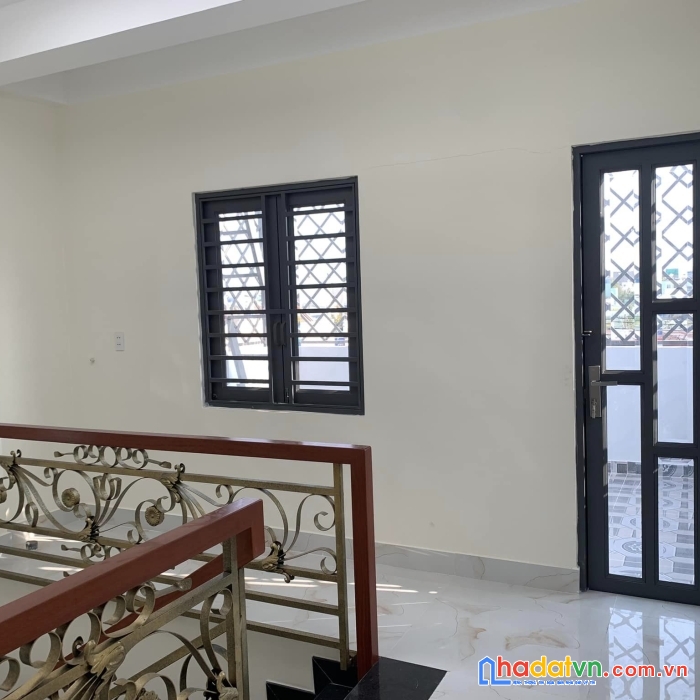Lê văn quới 4 tầng 61m2 giếng trời sau đón gió - 3 bước ra mặt tiền -  ngay ngã tư bốn xã