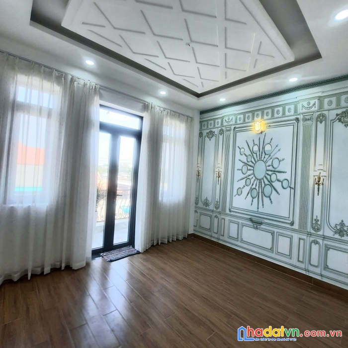 Lâu đài cực đẹp tọa lạc trên con đường sầm uất bậc nhất khu gò mây - xe hơi vào nhà - liên khu 4-5