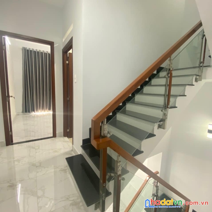 Bình hưng hoà - đường số 18 - hẻm xe tải thông 6m - nhà 4 tầng - dt 4x10m - khu vực nhiều tiện ích