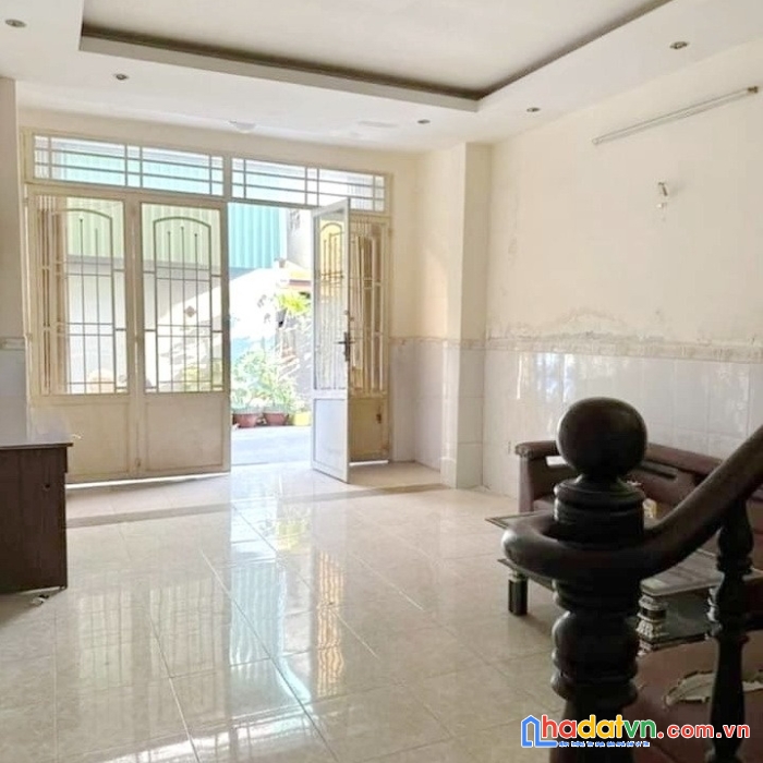 Cho thuê nnc hẻm ôtô đường hưng phú p10. q8. giá 10 triệu