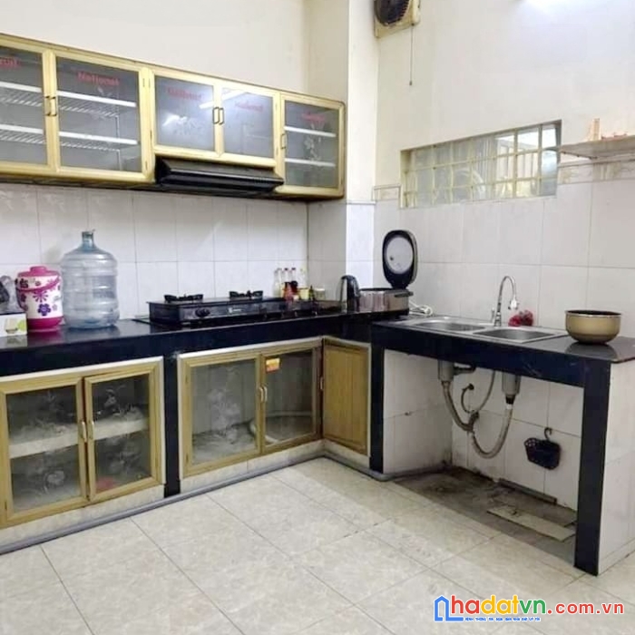 Cho thuê nnc hẻm ôtô đường hưng phú p10. q8. giá 10 triệu