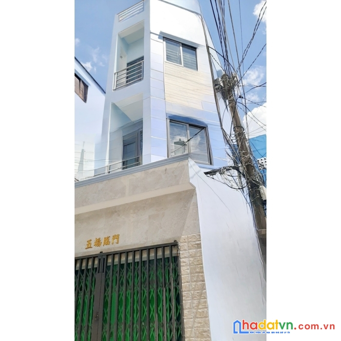 Nnc xây mới 3 tầng gần chợ nguyễn chế nghĩa p13.q8. giá 15 triệu