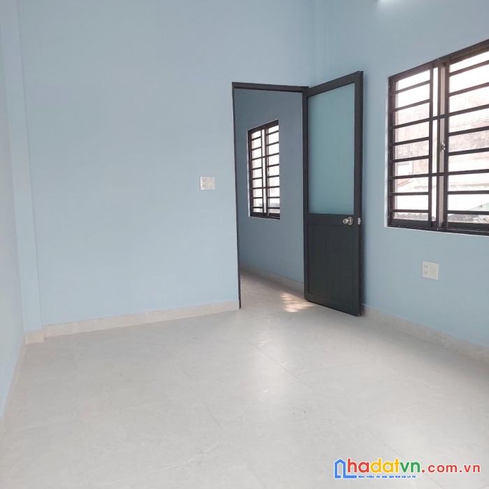 Nhà thuê căn góc 3tầng (nở hậu) sát mt tuy lý vương p12q8