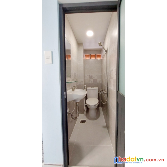 Nhà thuê căn góc 3tầng (nở hậu) sát mt tuy lý vương p12q8