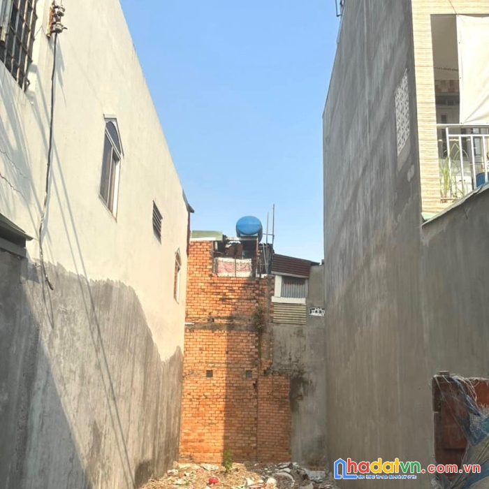 Gò vấp đối diện vincom quang trung - 5p qua sân bay, hxh sát mặt tiền - đất trống tiện xây mới - s