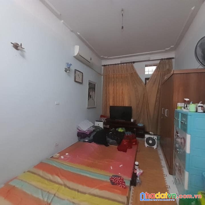 Vị trí đẹp - ngõ thông - kinh doanh -  ô tô nhỏ đỗ cửa - diện tích rộng - giá đầu tư 
bán nhà phố