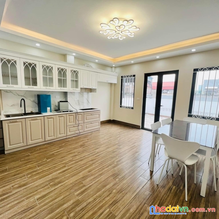 Bán nhà đội cấn-xây mới-gara oto-lô góc-ngõ thông-40m2x6t-10.8 tỷ