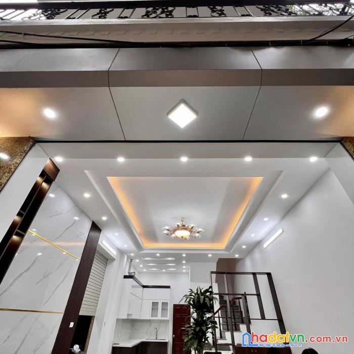 Bán nhà thái thịnh 60m x 5 tầng, mt: 5m, lô góc,ô tô đỗ cửa