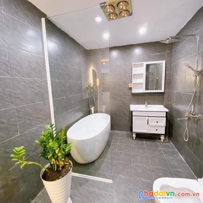 Cho thuê nhà #hồ_tùng_mậu đẹp bấn loạn. 45m2. 4 ngủ sàn gỗ sang trọng. full đồ. rẻ 15 tr/tháng