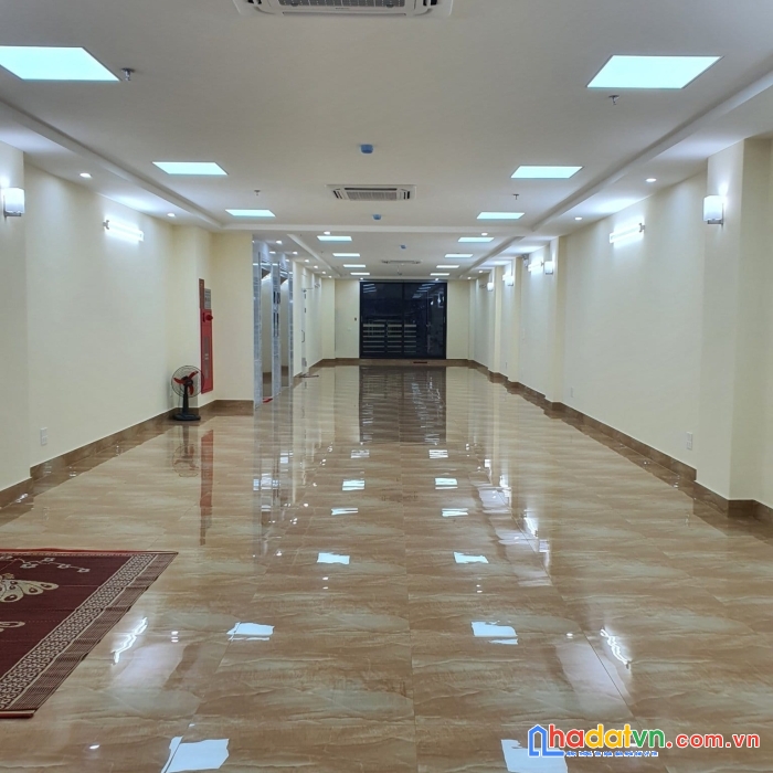 Bán nhà mặt phố hoàng quốc việt, cầu giấy, 300m 10 tầng, mt 9m, giá 165 tỷ.