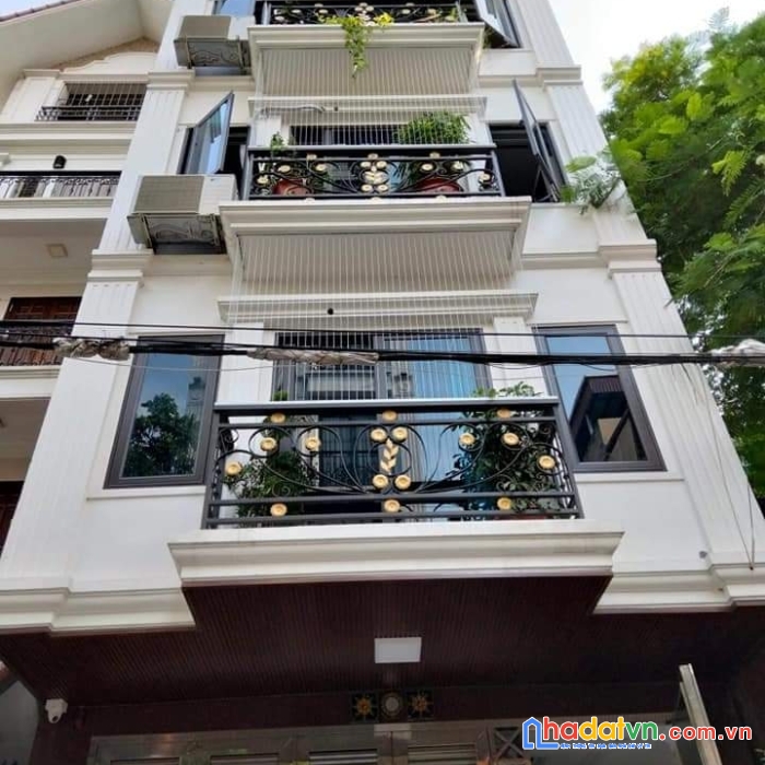 Nhà đẹp ở luôn võ chí công, ô tô đậu cửa, thang máy vù vù, nội thất đẹp lung linh 83m chỉ 10.8 tỷ