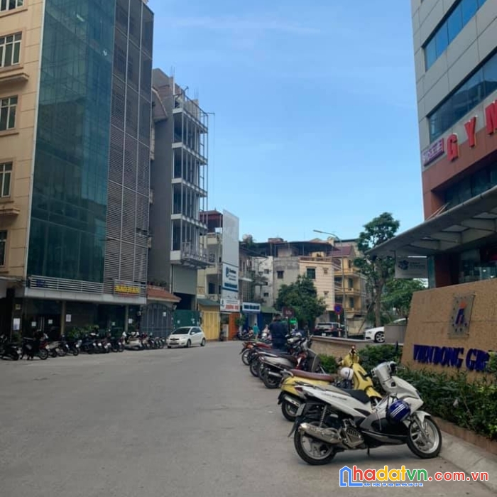 Bán nhà rộng 7m 34 phố hoàng cầu đống đa kinh doanh nhỉnh 260 triêu/m2.
