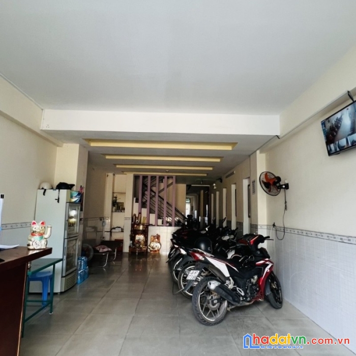 Mặt tiền tân sơn nhì - chdv 5 tầng - 125m2 - sử dụng gần 500m2 - dòng tiền hàng tháng 60tr/tháng -