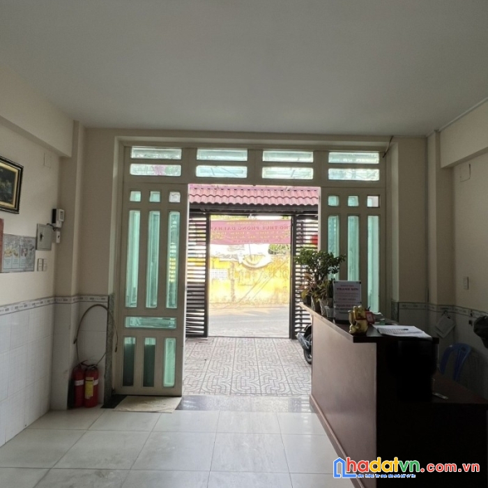Mặt tiền tân sơn nhì - chdv 5 tầng - 125m2 - sử dụng gần 500m2 - dòng tiền hàng tháng 60tr/tháng -
