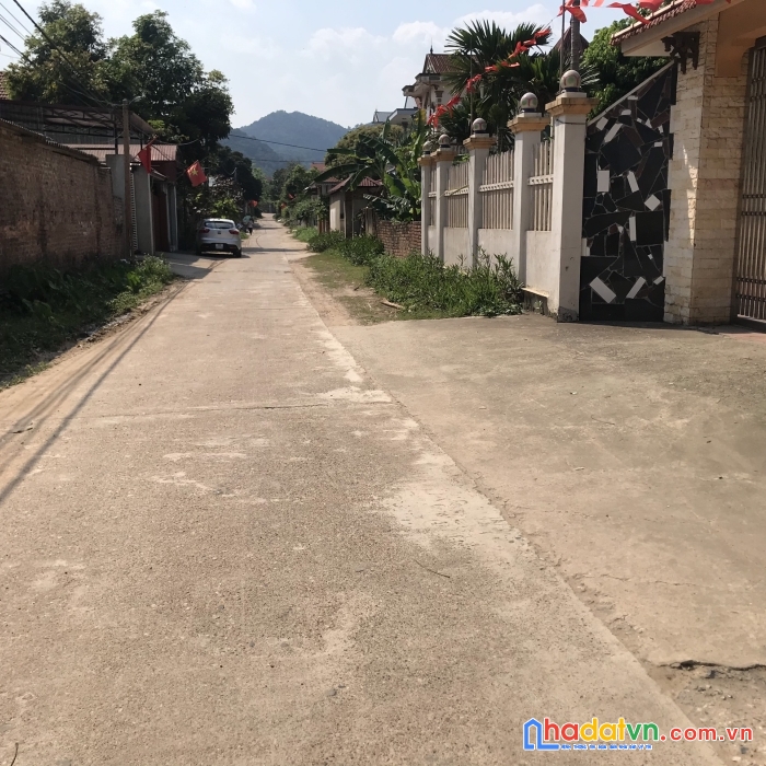 Nhỉnh tỷ tại cộng hoà-phù linh gần sân gold 93m đường 5m ô tô qua lại