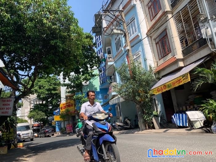 Bán nhà chdv, phạm văn bạch tân bình, 8 tầng, thang máy, 345 m2, 8x46, 111 chdv full 315 tr/th,