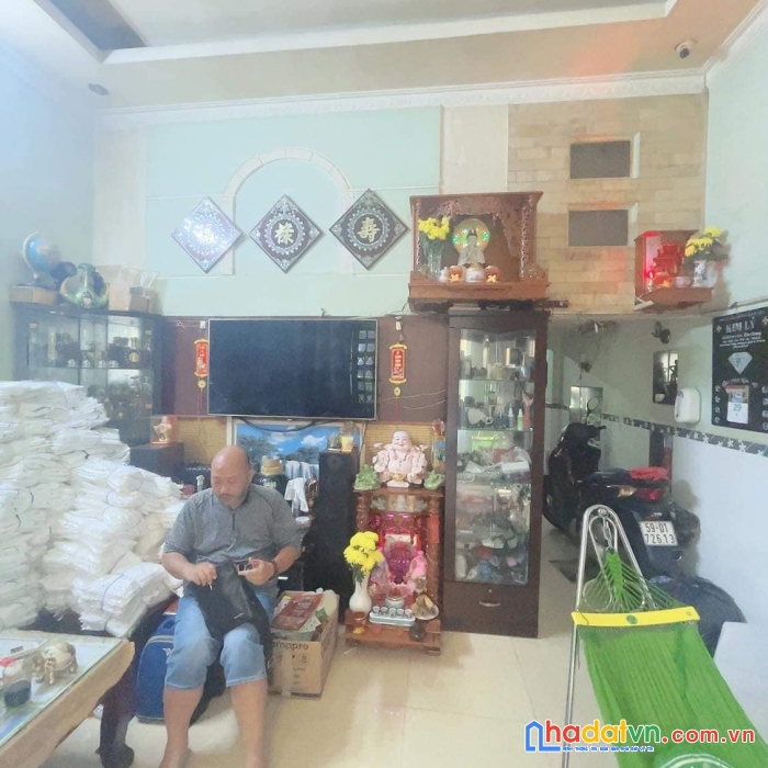 Bán nhà hoàng văn thụ tân bình,2 tầng, sát mặt tiền, hẻm xe hơi thông lê văn sỹ