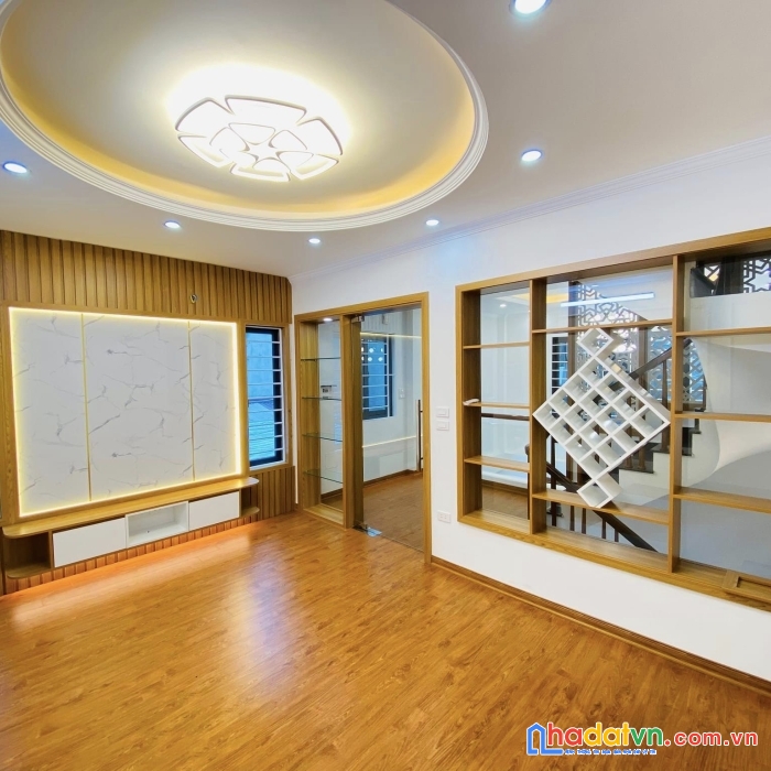 Nhà đẹp lô góc oto đổ cửa - kinh doanh - thoáng gần phố trương định 45 m chỉ 8 tỷ 4