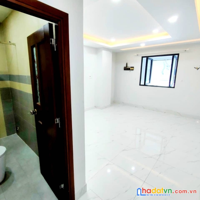 Bán nhà mặt tiền trịnh đình trọng gần luỹ bán bích,dt: 4/4.5x23m, 7 t+ thang máy, 15.9 tỷ