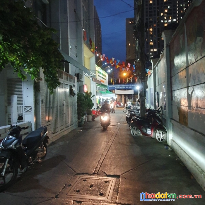 Bán nhà rẻ q4 xe hơi ngũ trong nhà ngang 3.6 x17.8 m-2 tấm 7 tỷ..cáchq1- 250 m bank cho vay 5 tỷ