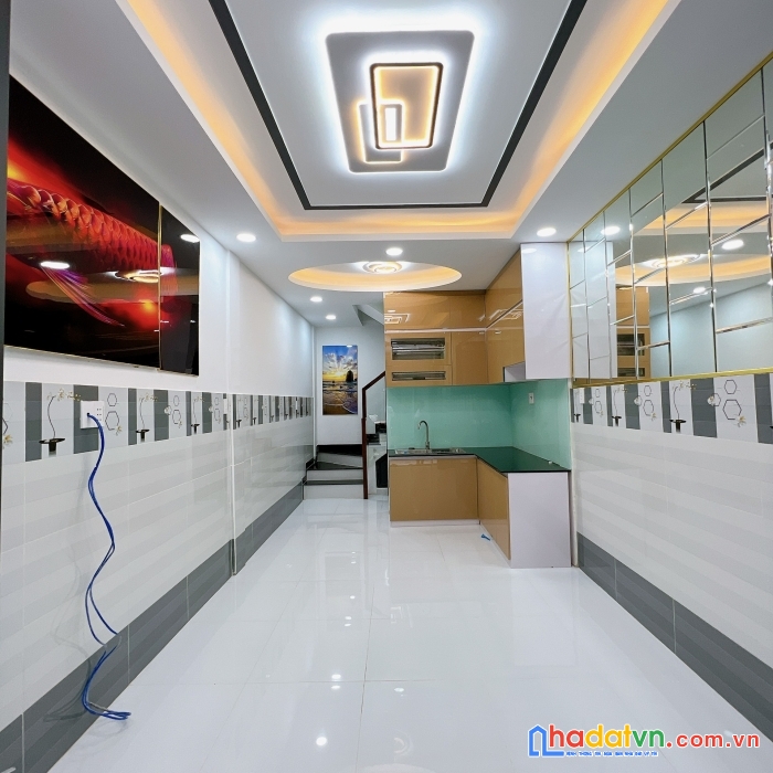 Bán nhà rẻ đẹp 20 thước hoàng diệu q4
 đúc 4 tấm cách mặt tiền 20 m cách q1- 50 m có 4 tỷ..