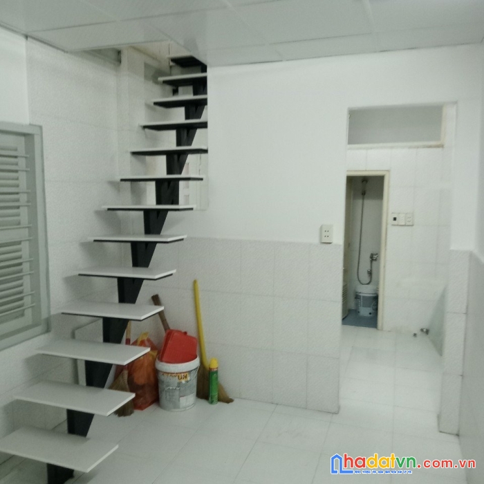 Nhà bán căn góc hẻm ô tô sư vạn hạnh p9q5 - giá : 4 tỷ (tl)