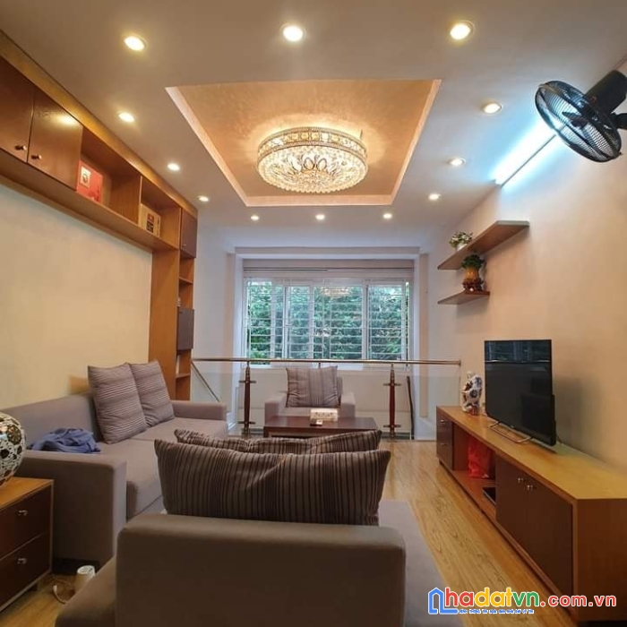 Bán nhà lê văn lương 43m2 kinh doanh, mặt ngõ thông, mt 4m giá bán 4,65 tỷ