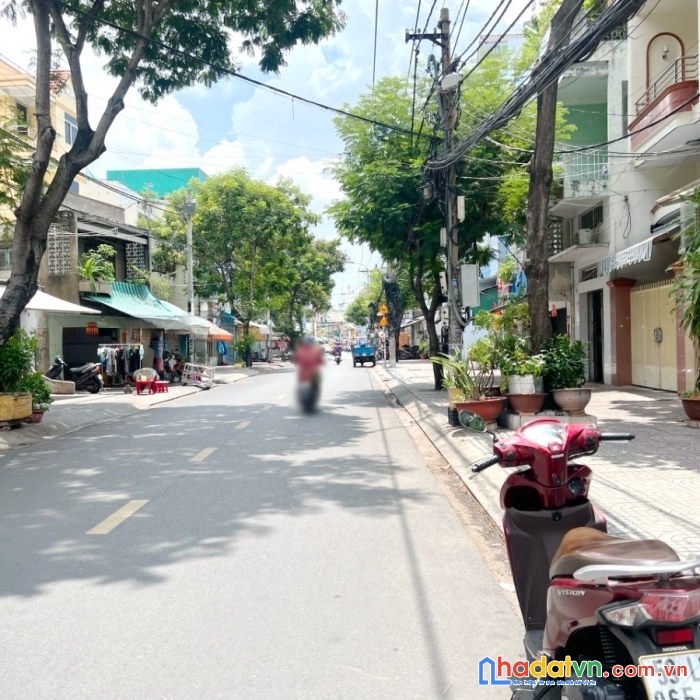 Nhà góc 2 tầng mặt tiền cao xuân dục p12q8 - giá : 10 tỷ