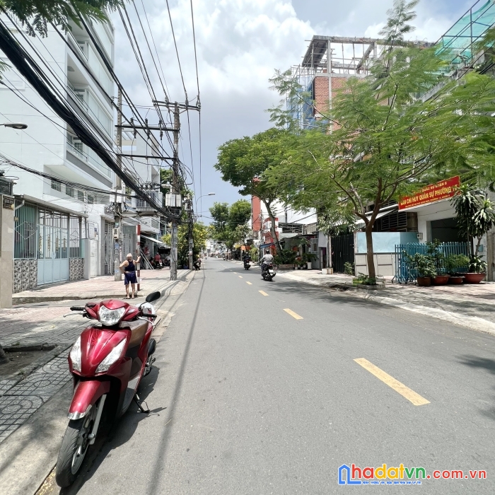 Nhà góc 2 tầng mặt tiền cao xuân dục p12q8 - giá : 10 tỷ