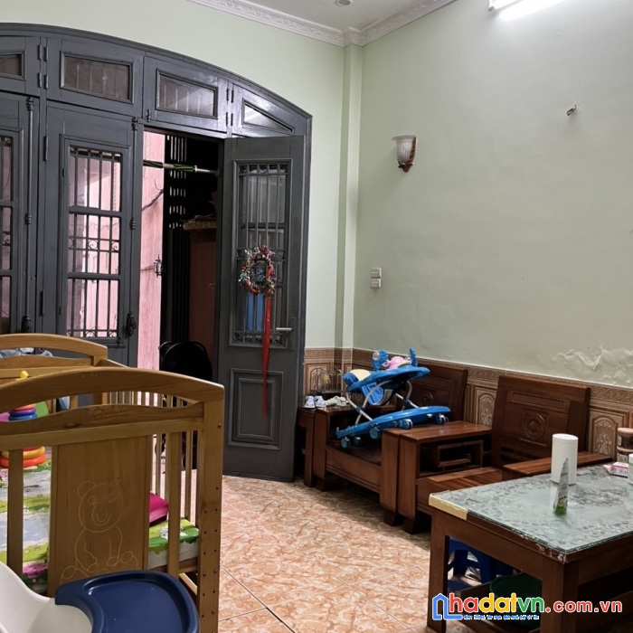 Chính chủ cần bán nhà phố đường láng quận đống đa 45m2 x 5 t 5.5 tỷ ô tô kd