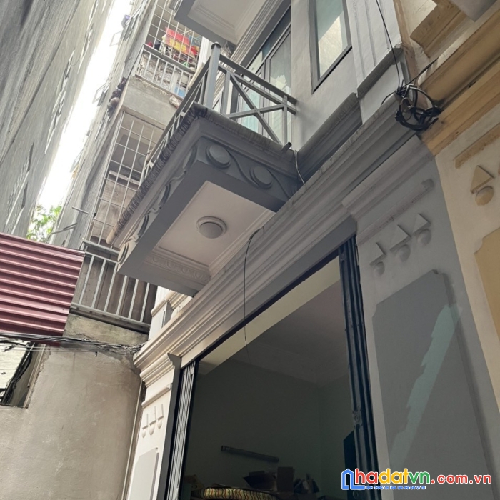 Chính chủ cần bán nhà phố đường láng quận đống đa 45m2 x 5 t 5.5 tỷ ô tô kd
