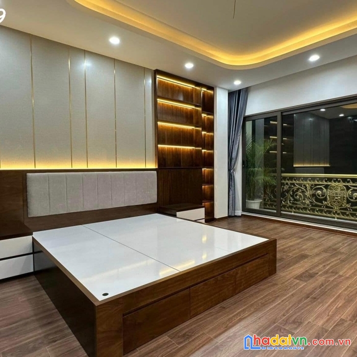Bán gấp nhà 7 tầng thang máy nguyễn văn huyên, cầu giấy, ngõ thông kinh doanh mọi loại hình