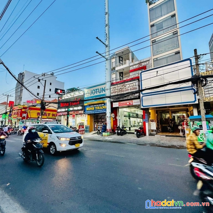 Bán nhà mặt tiền âu cơ vip tân bình ngang khủng giá 31 tỷ