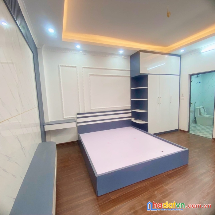 Nhà đẹp thiết kế hiện đại 5 tầng 3 phòng ngủ dt: 35m2  mt:4m + fun nội thất xịn sò khách về ở luôn