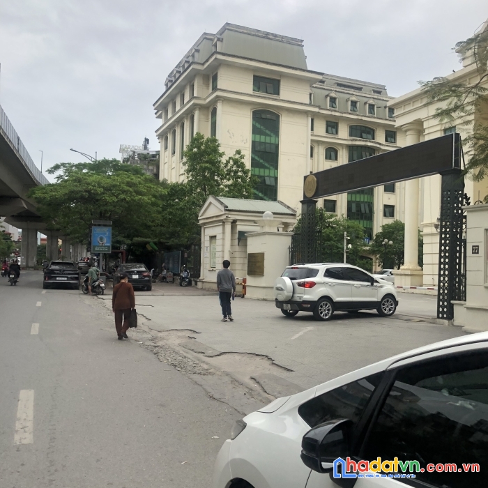 Bán nhà phố hào nam, ô tô ngày đêm, kinh doanh, văn phòng, cực đỉnh, 42m2, 5 tầng, giá 8,1 tỷ tl