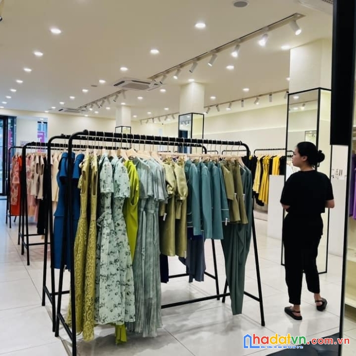 Chính chủ bán gấp nhà mặt phố nam đồng, lô góc kinh doanh sầm uất 70m2, mt 4,5m, vỉa hè, 25 tỷ