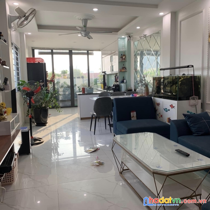Chính chủ bán gấp nhà mặt phố nam đồng, lô góc kinh doanh sầm uất 70m2, mt 4,5m, vỉa hè, 25 tỷ