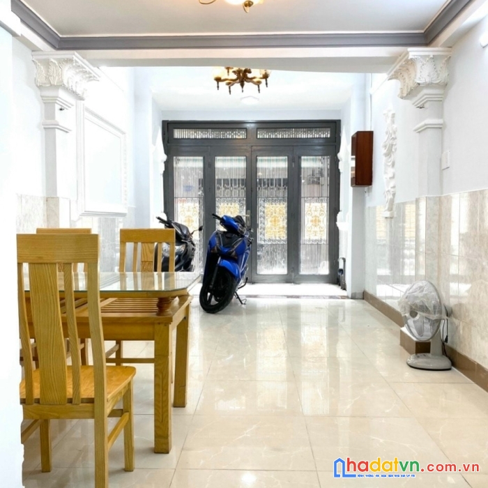 Ngã tư phú nhuận, đường hoàng văn thụ- phường 8