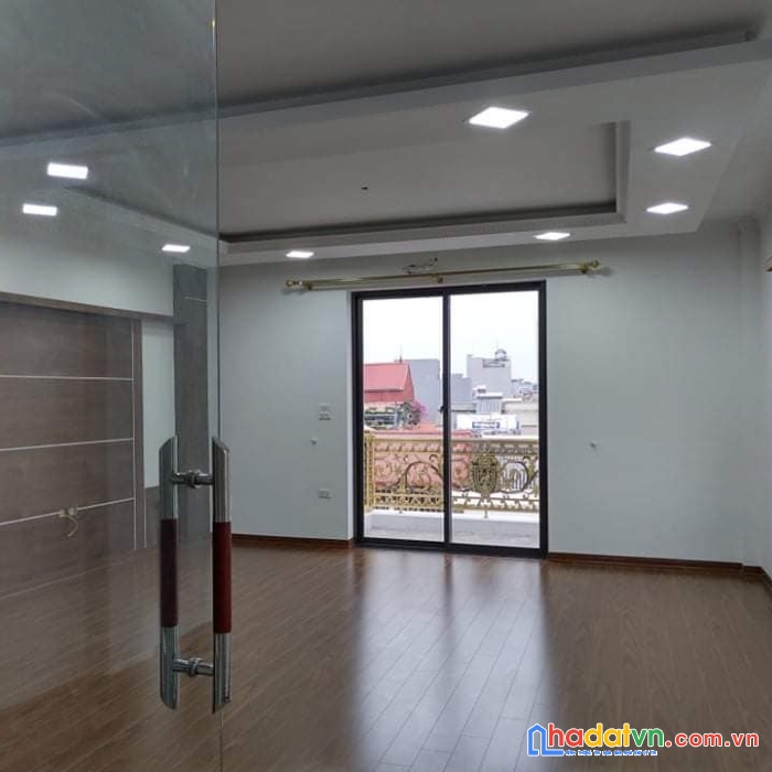 Bán nhà lạc long quân, cầu giấy 78m, 7 tầng, mt 5.5m, giá: 18.5 tỷ