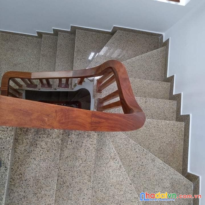 Bán nhà lạc long quân, cầu giấy 78m, 7 tầng, mt 5.5m, giá: 18.5 tỷ