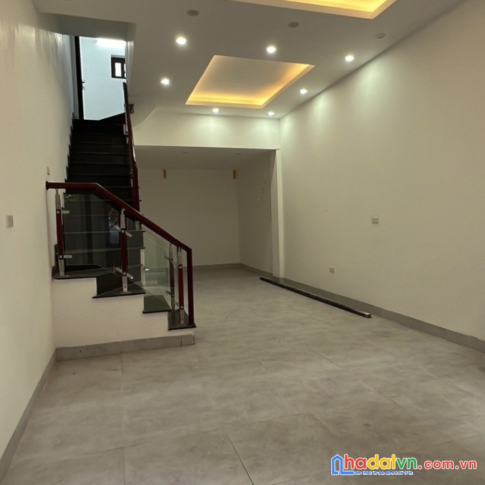 Chính chủ cần bán nhà phố hoàng ngân 45m2 x 4 tnhỉnh 5 tỷ ô tô kd