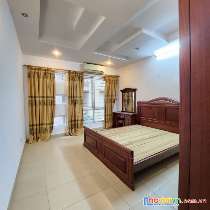 Hiếm-nhà phố vĩnh phúc 35m nhỉnh 5ty 2 mặt ngõ ô tô đỗ cổng